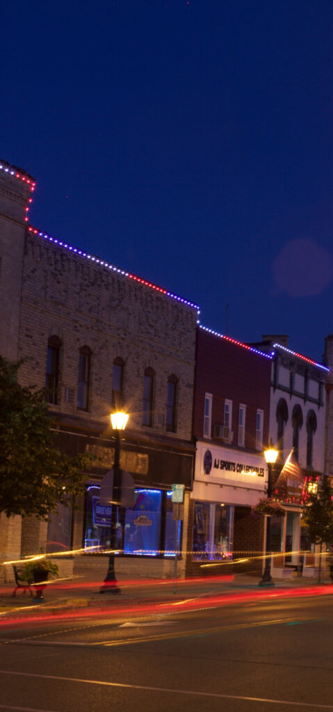 Permanent Roofline Lighting on City Downtown